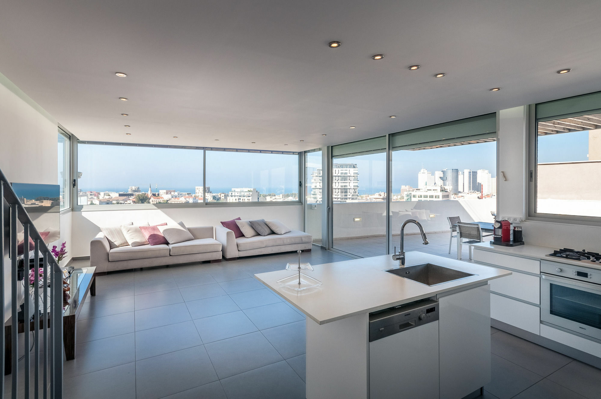 Abarbanel St Incredible Penthouse Apartment Tel Aviv Bagian luar foto